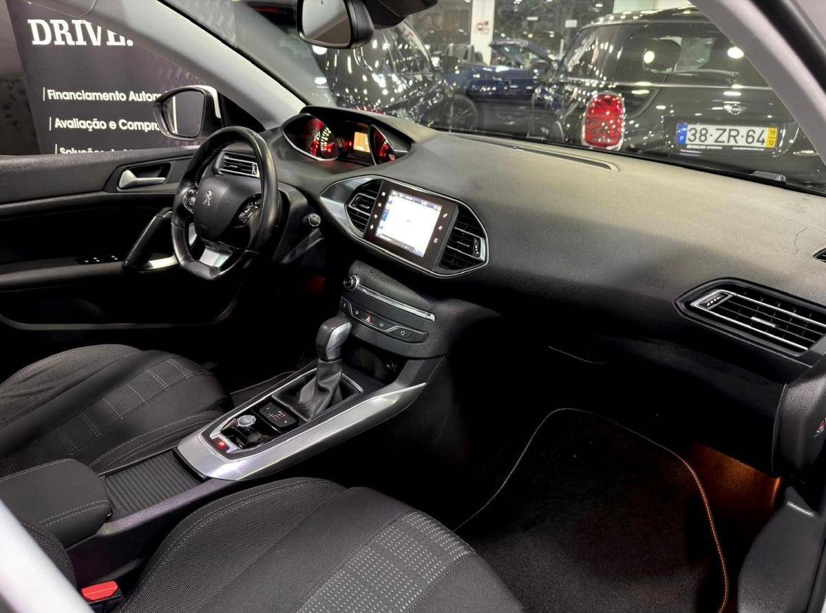 peugeot-308-sw-2015-gasolina-1199cc