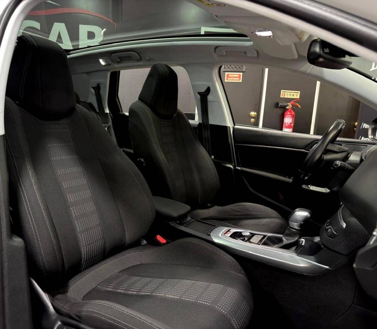 peugeot-308-sw-2015-gasolina-1199cc