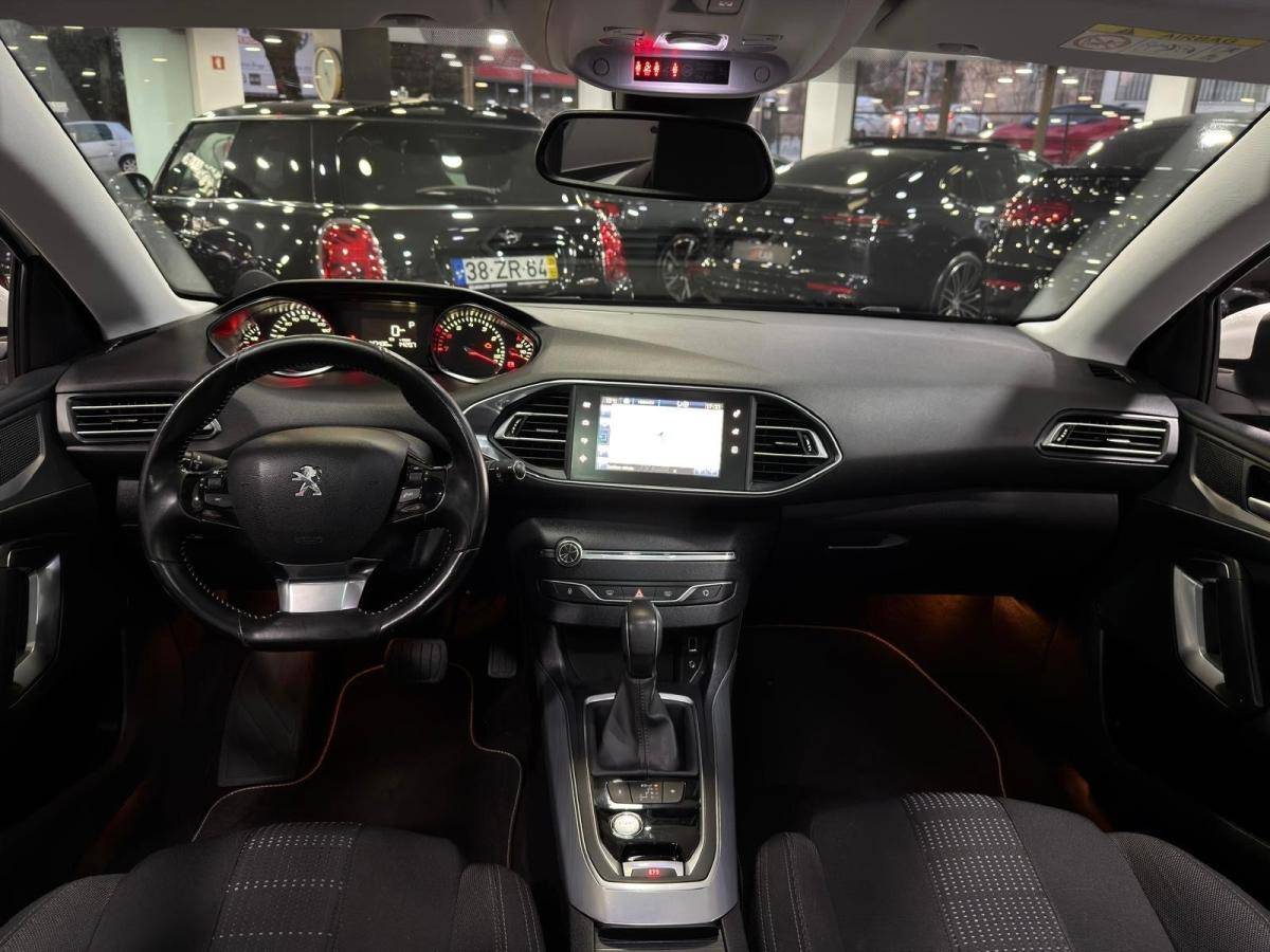 peugeot-308-sw-2015-gasolina-1199cc