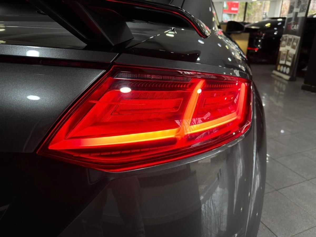 audi-tt-2015-gasolina-1984cc