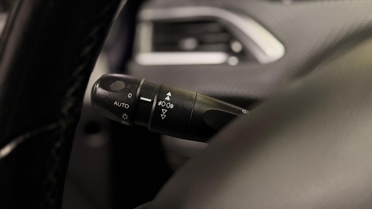 peugeot-208-2019-diesel-1499cc