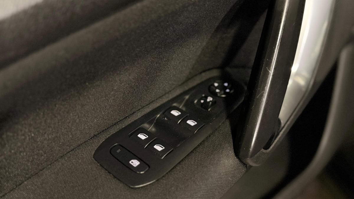 peugeot-308-2015-diesel-1560cc