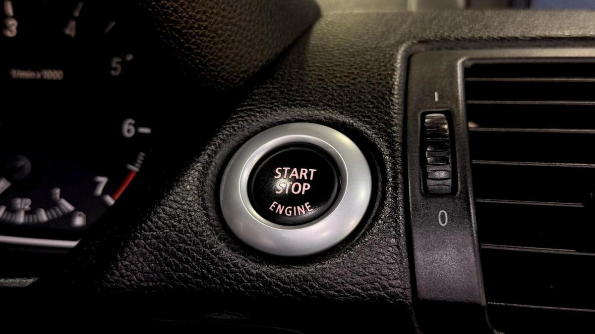 bmw-serie-1-2011-gasolina-1995cc