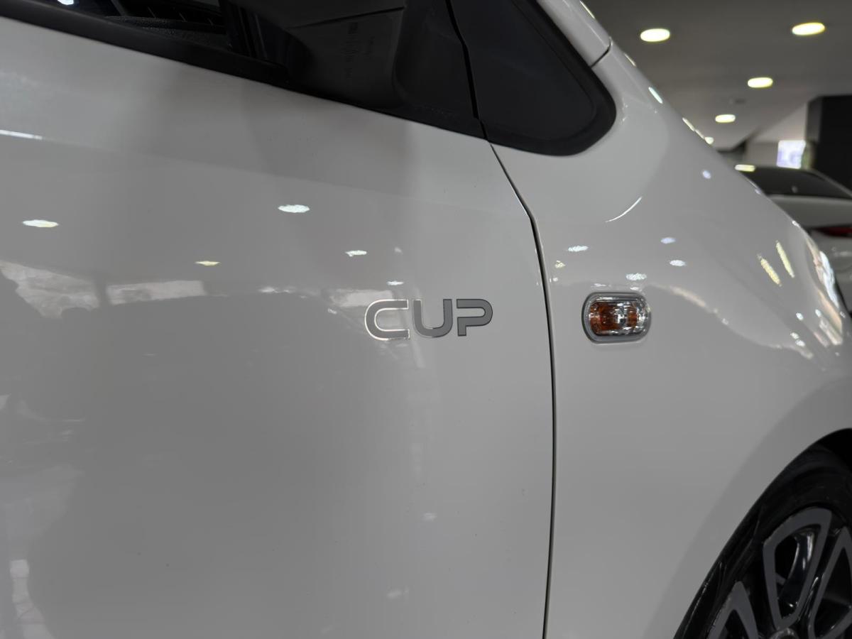 volkswagen-up-2014-gasolina-999cc