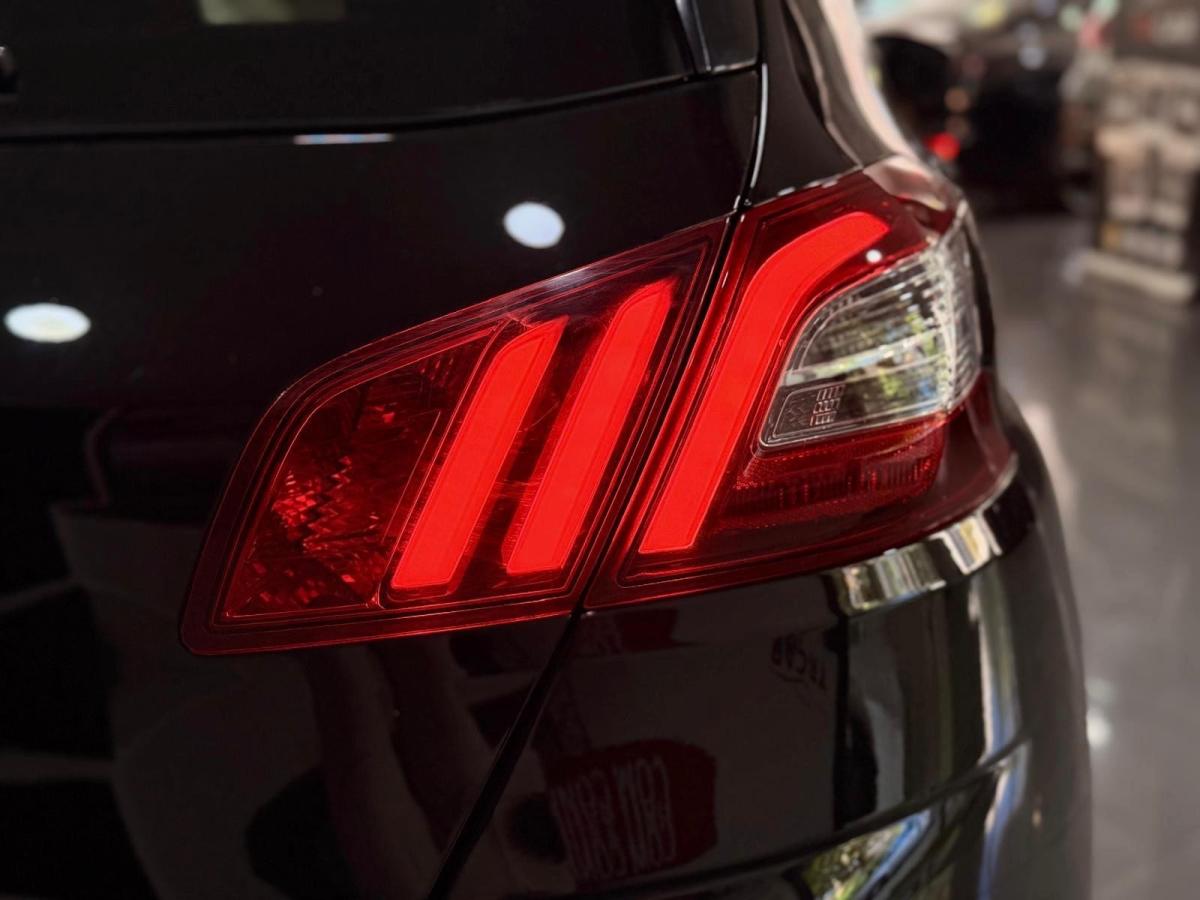 peugeot-308-2017-gasolina-1199cc