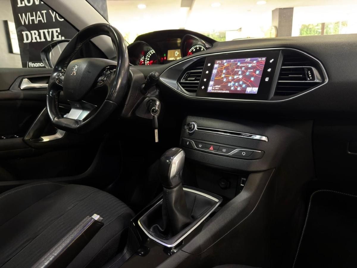 peugeot-308-2017-gasolina-1199cc