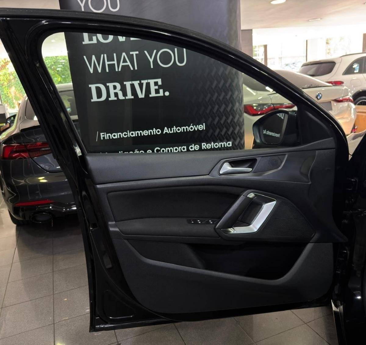 peugeot-308-2017-gasolina-1199cc