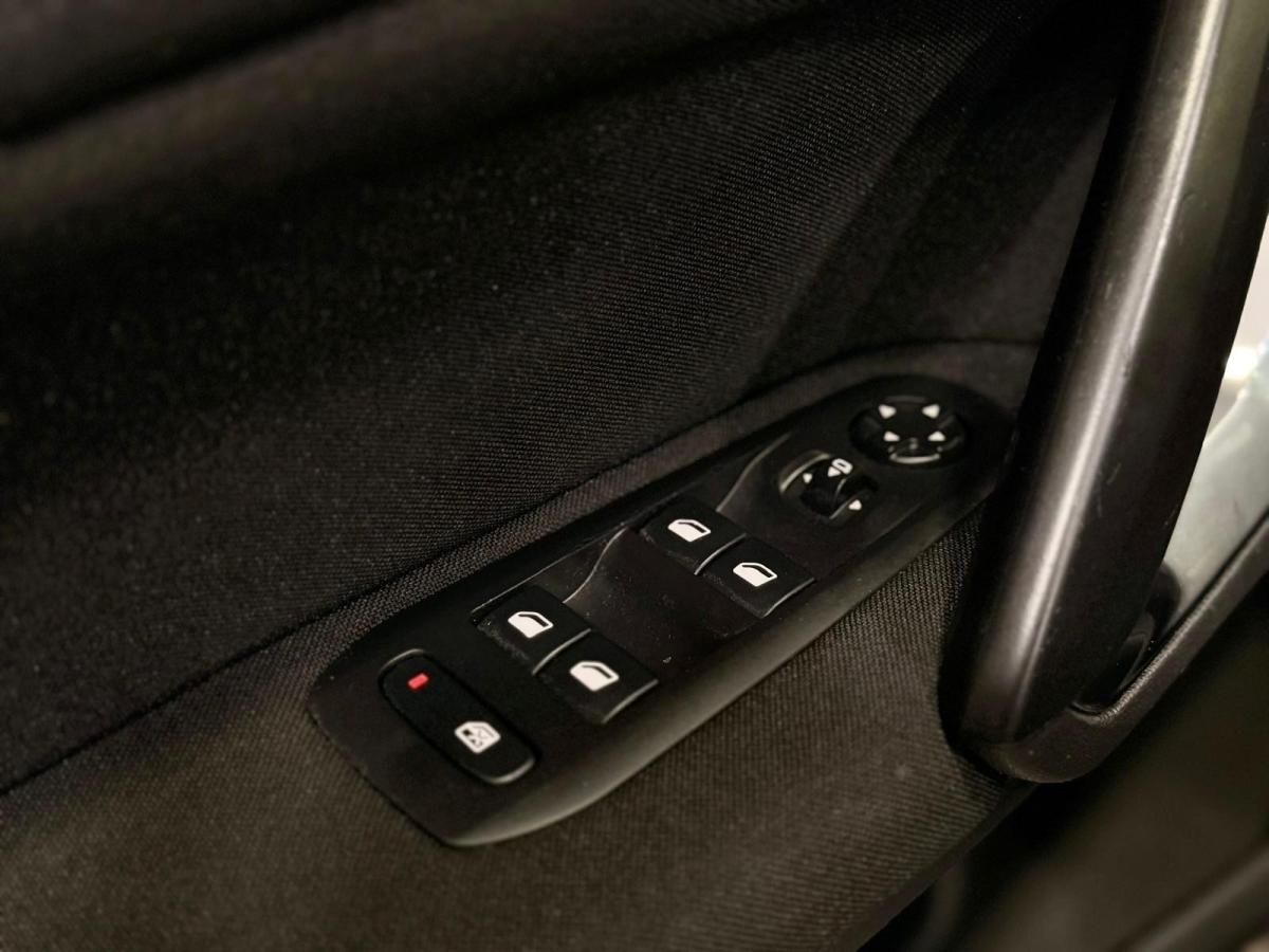 peugeot-308-2017-gasolina-1199cc