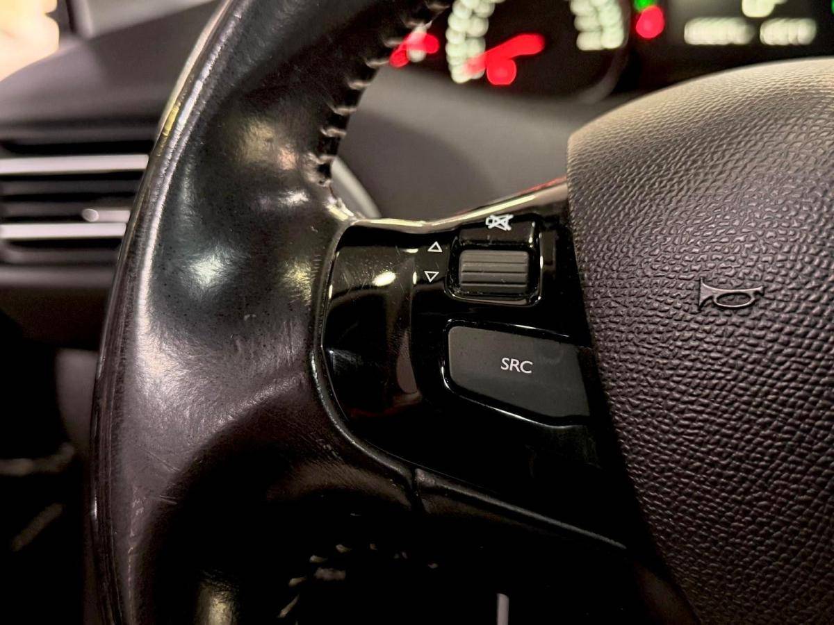 peugeot-308-2017-gasolina-1199cc
