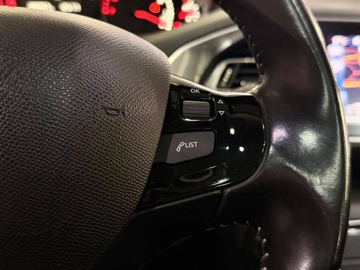 peugeot-308-2017-gasolina-1199cc