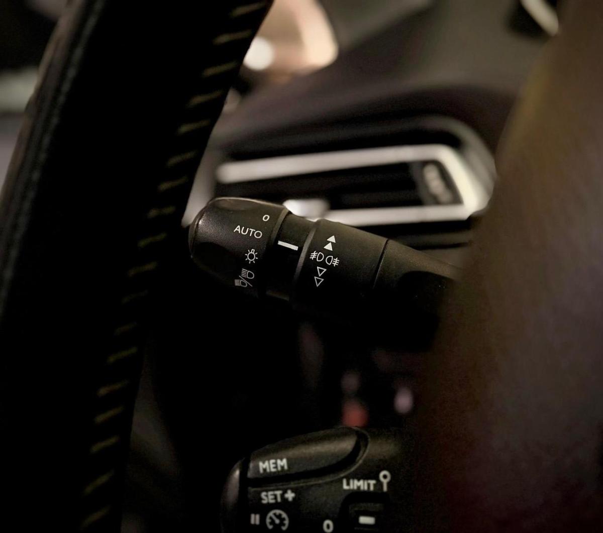 peugeot-308-2017-gasolina-1199cc
