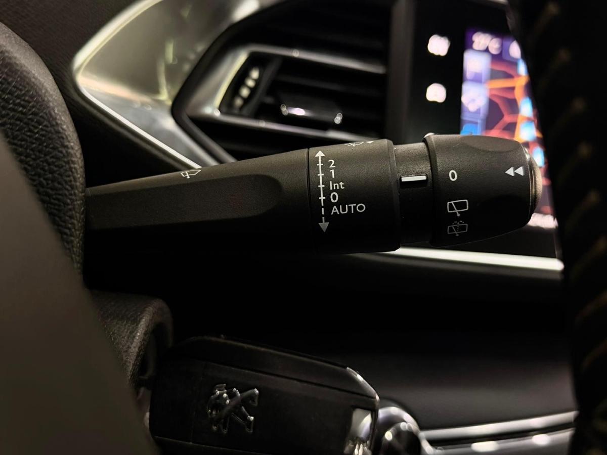 peugeot-308-2017-gasolina-1199cc