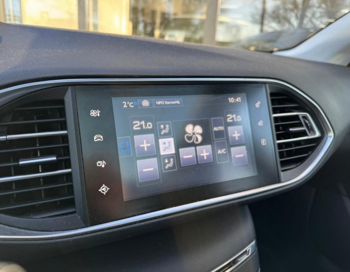peugeot-308-2017-gasolina-1199cc