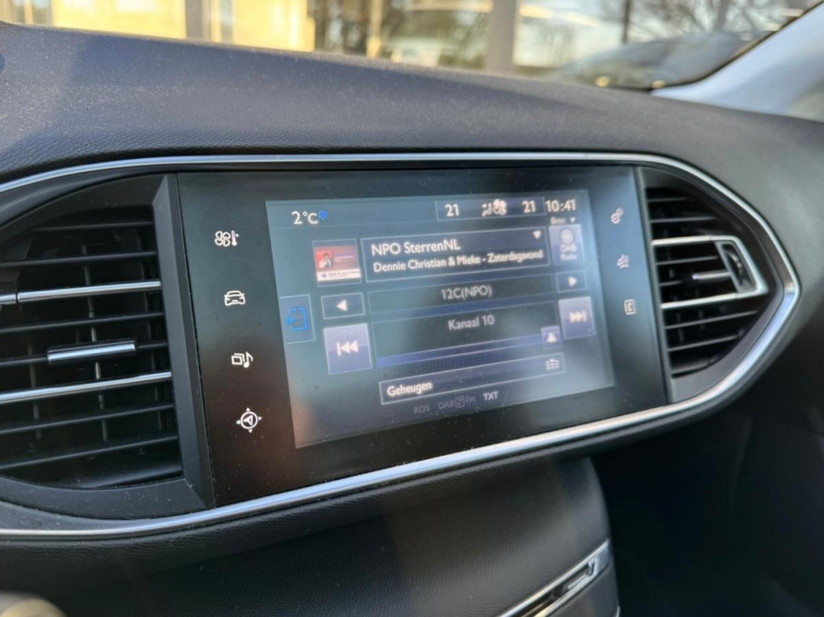 peugeot-308-2017-gasolina-1199cc