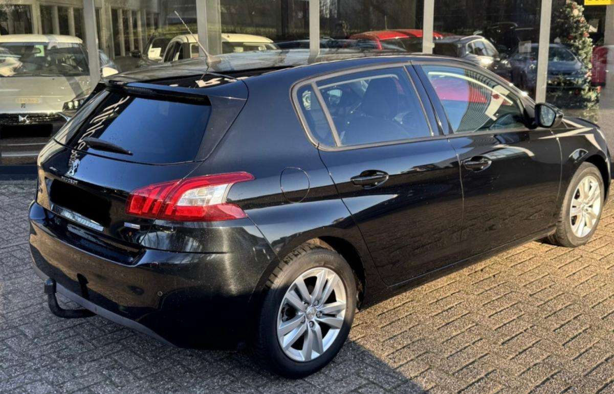 peugeot-308-2017-gasolina-1199cc
