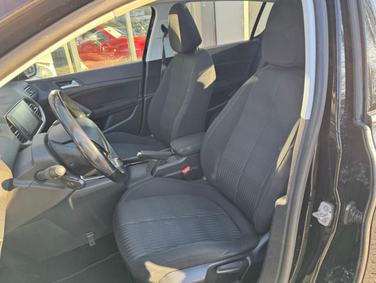 peugeot-308-2017-gasolina-1199cc