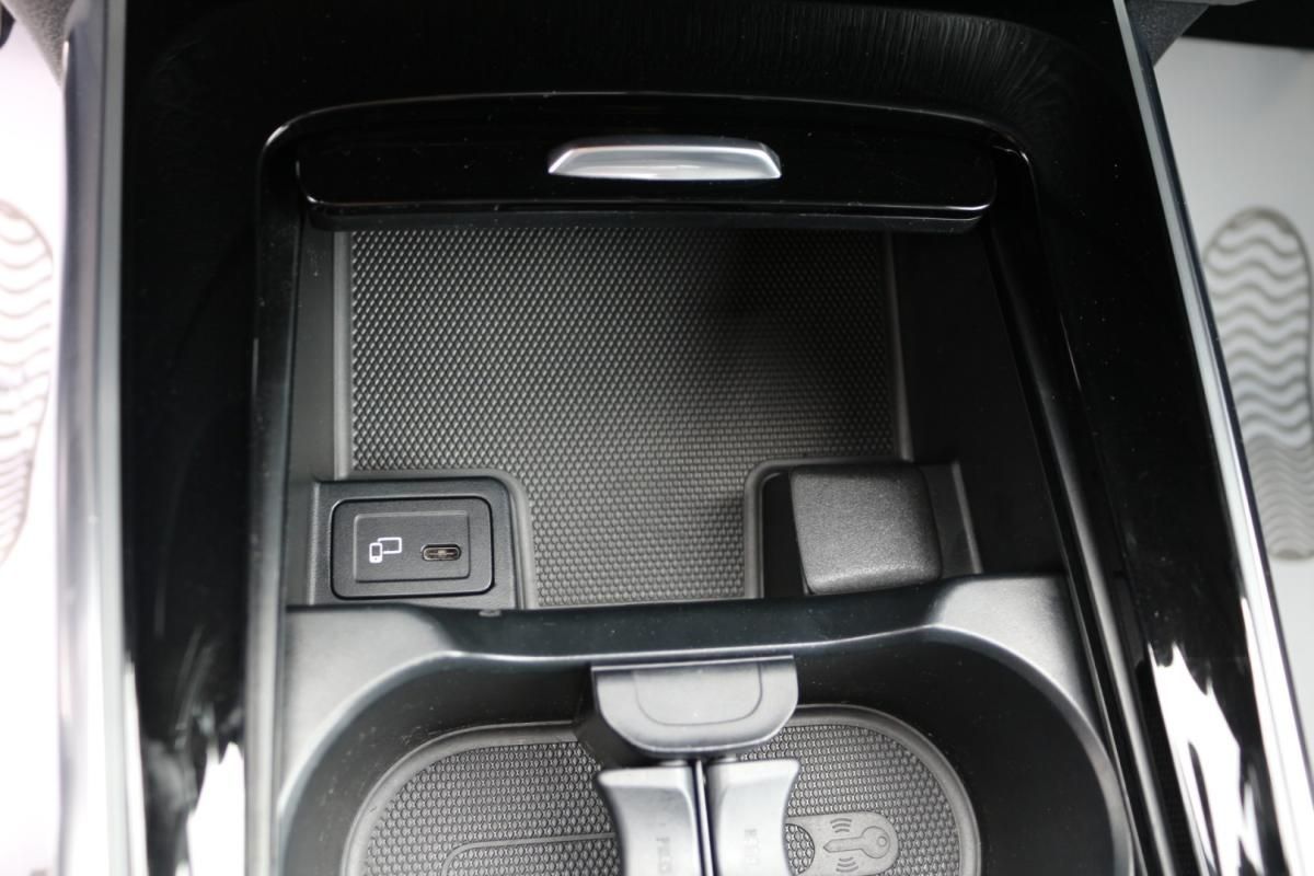 mercedes-benz-gla-2021-diesel-1950cc