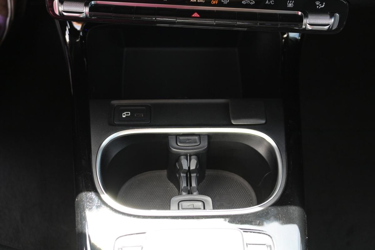 mercedes-benz-classe-a-2022-hibrido-1332cc