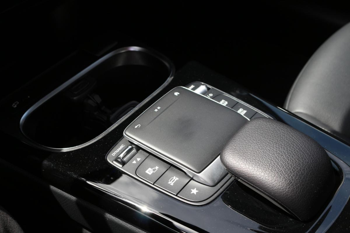 mercedes-benz-classe-a-2022-hibrido-1332cc