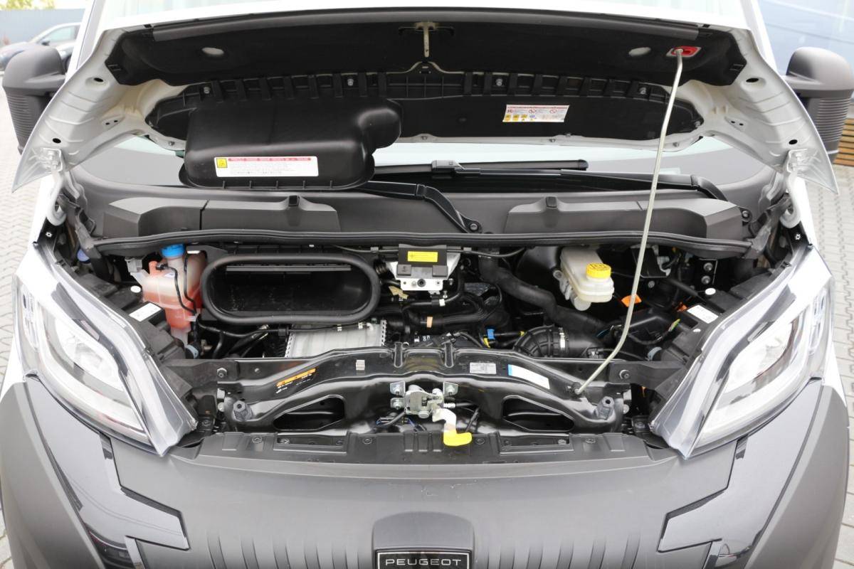 peugeot-boxer-2024-diesel-2184cc