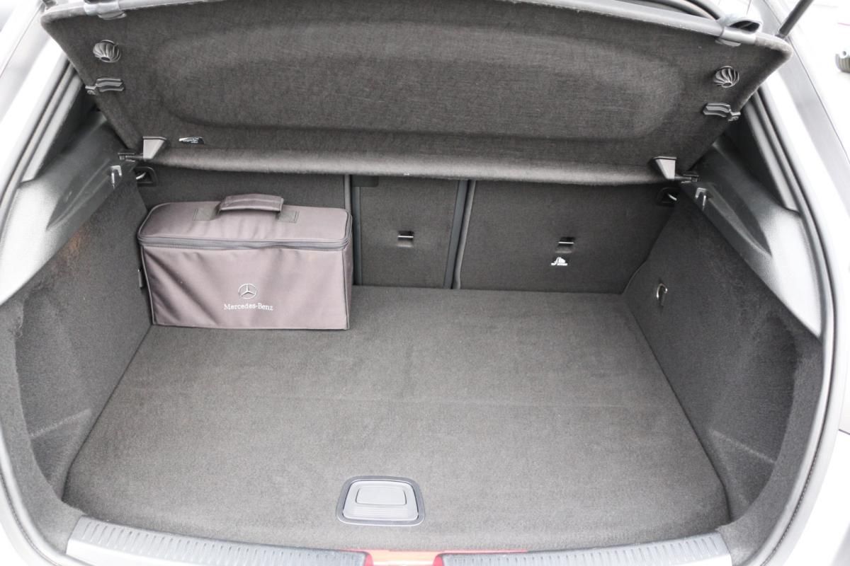 mercedes-benz-classe-a-2021-hibrido-1332cc