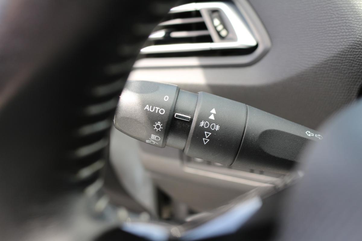 peugeot-308-2015-diesel-1560cc