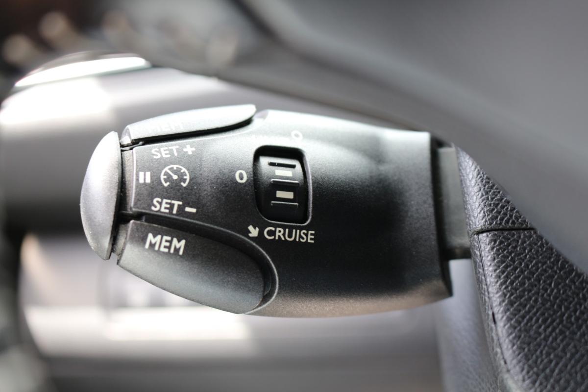 peugeot-308-2015-diesel-1560cc