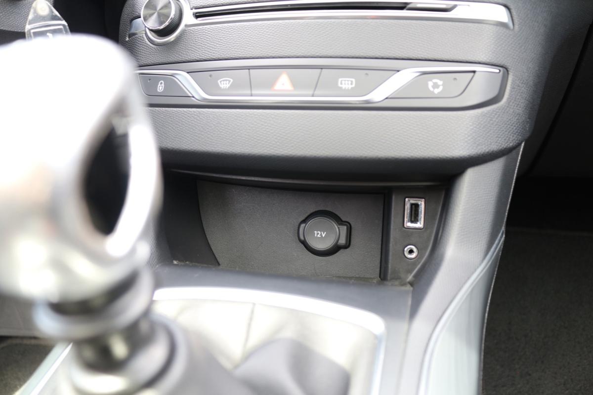 peugeot-308-2015-diesel-1560cc