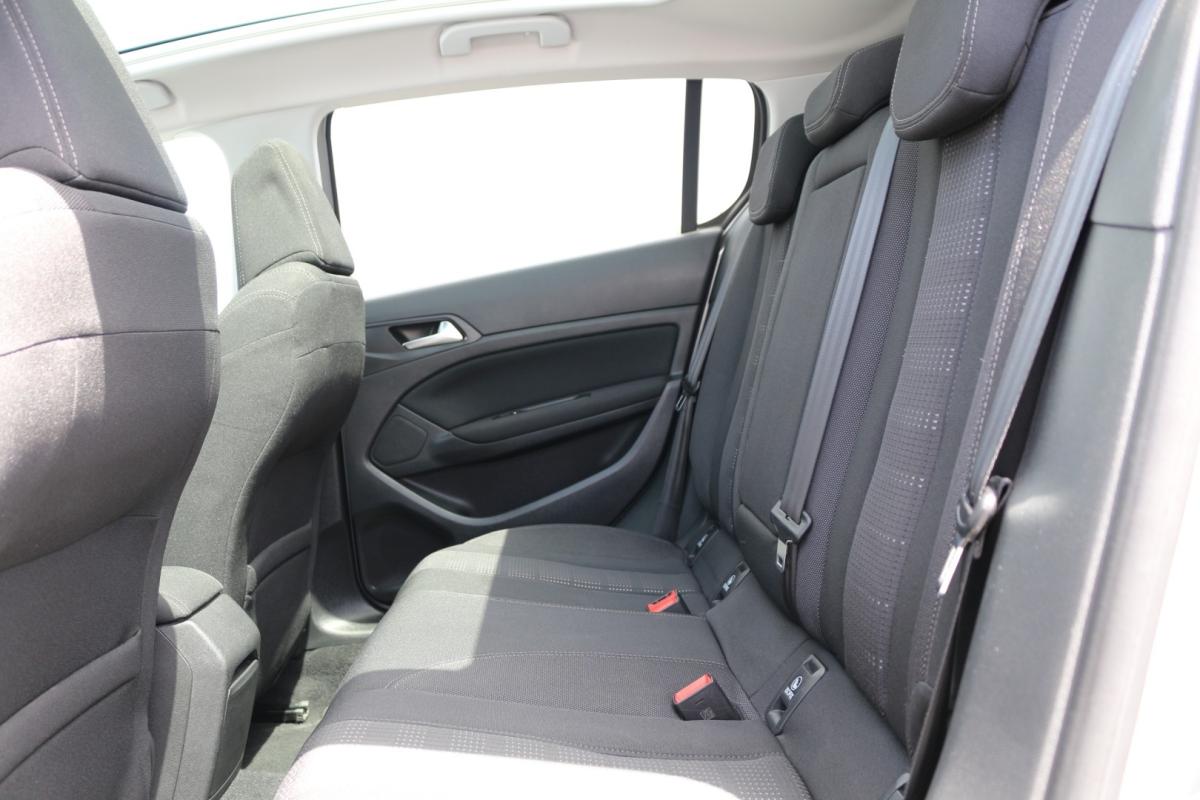 peugeot-308-2015-diesel-1560cc