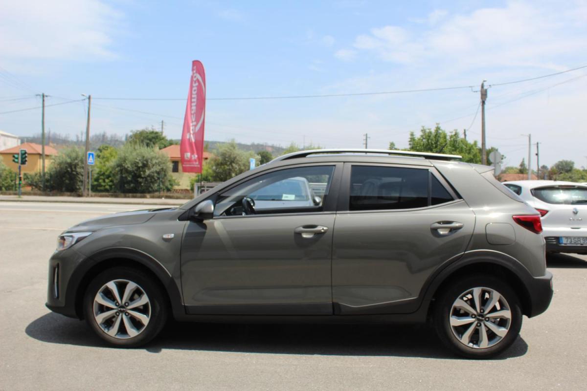 kia-stonic-2023-gasolina-1197cc