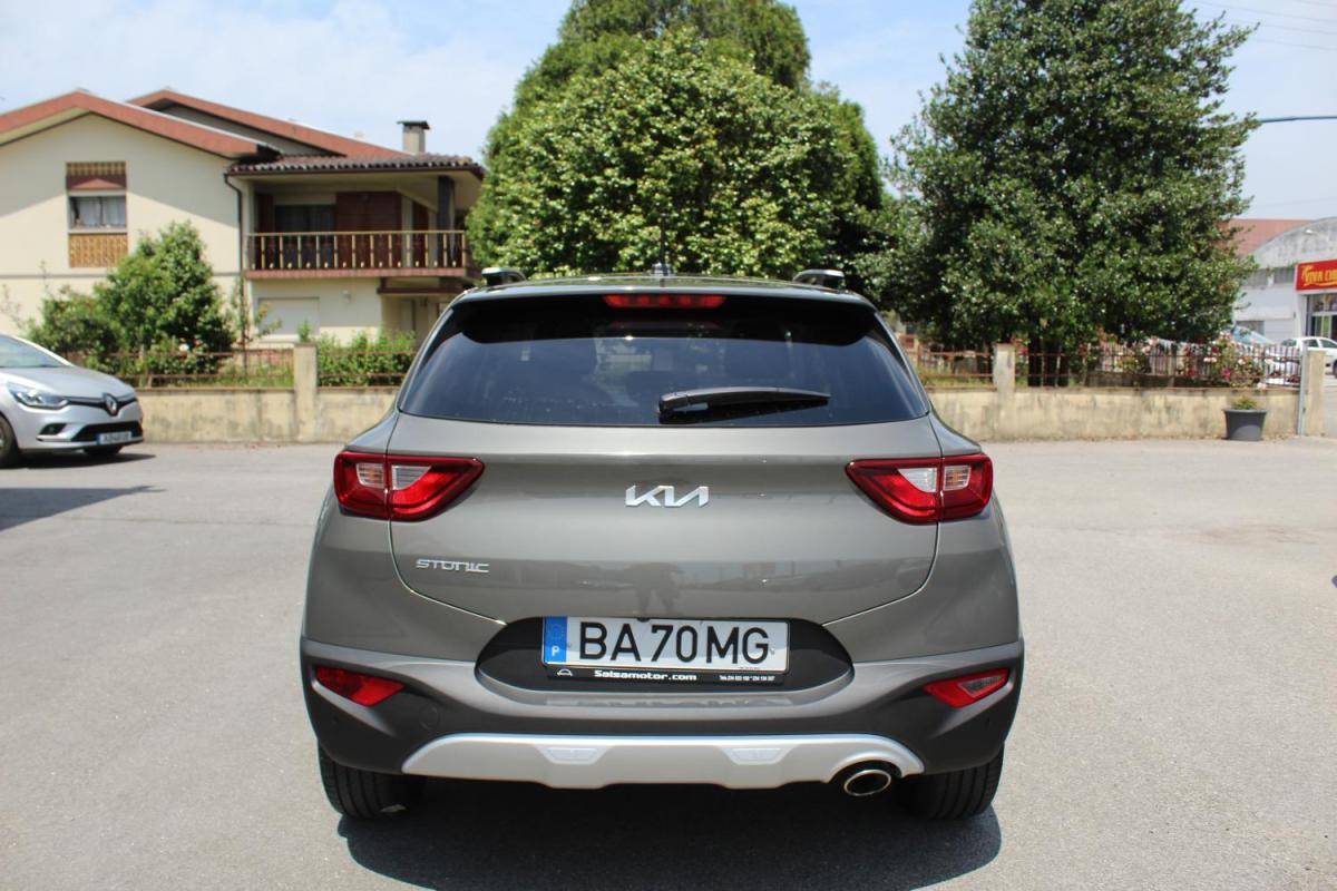 kia-stonic-2023-gasolina-1197cc