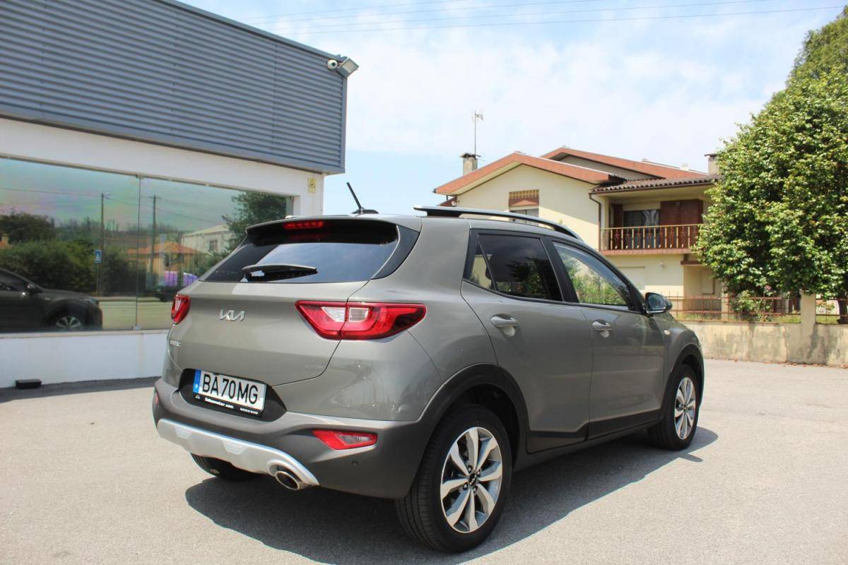 kia-stonic-2023-gasolina-1197cc