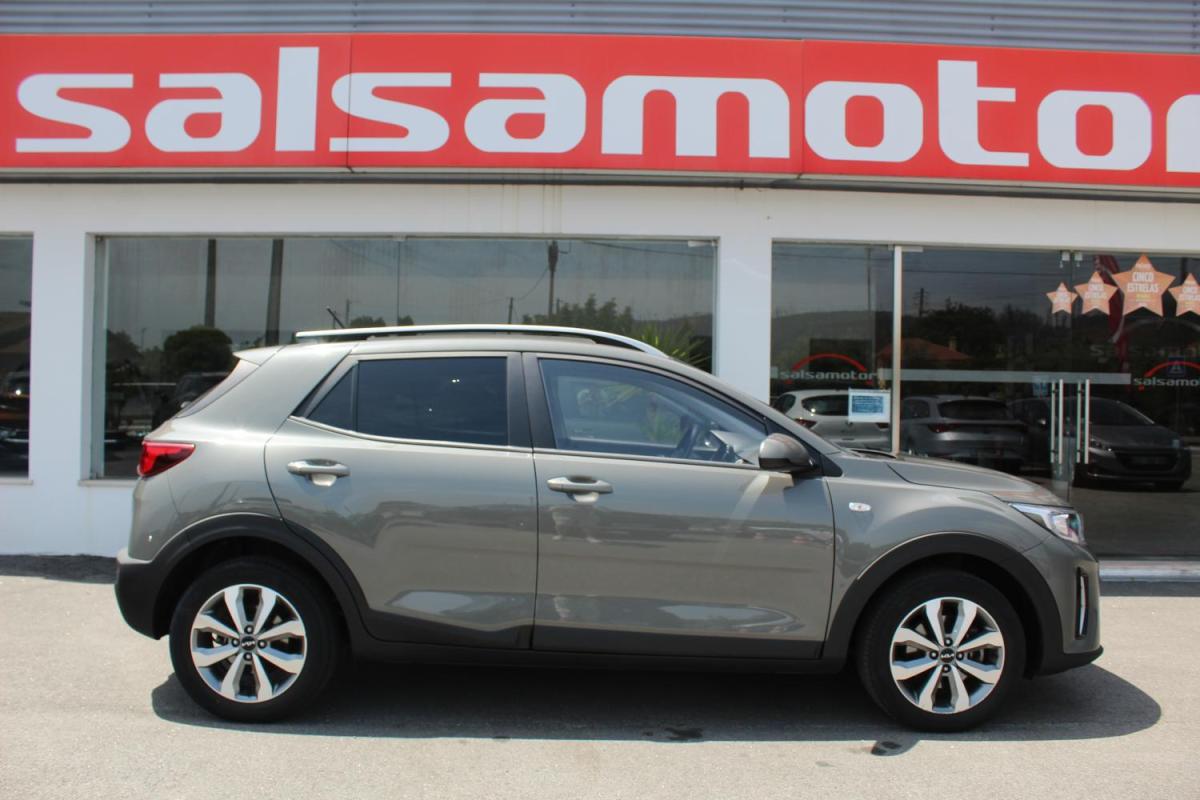 kia-stonic-2023-gasolina-1197cc