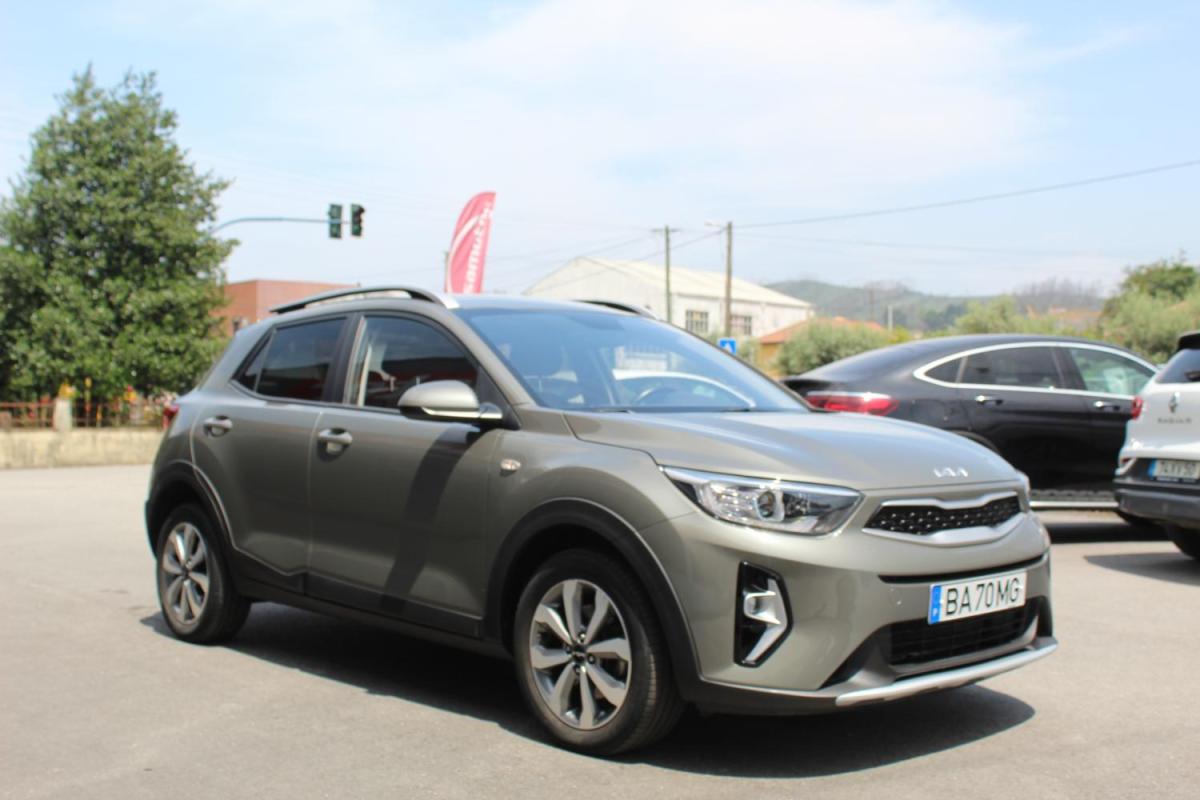 kia-stonic-2023-gasolina-1197cc