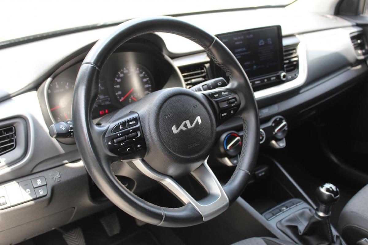 kia-stonic-2023-gasolina-1197cc