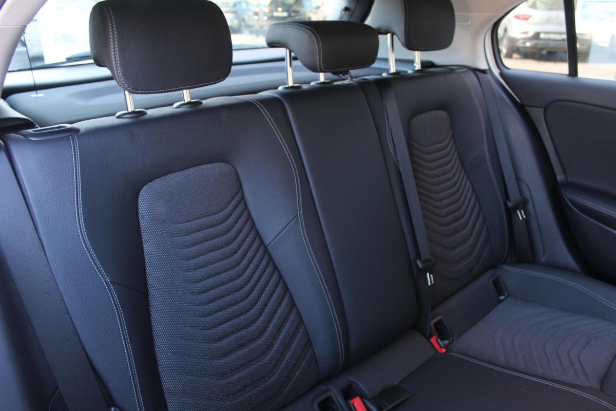 mercedes-benz-classe-a-2024-hibrido-a-gasolina-1332cc