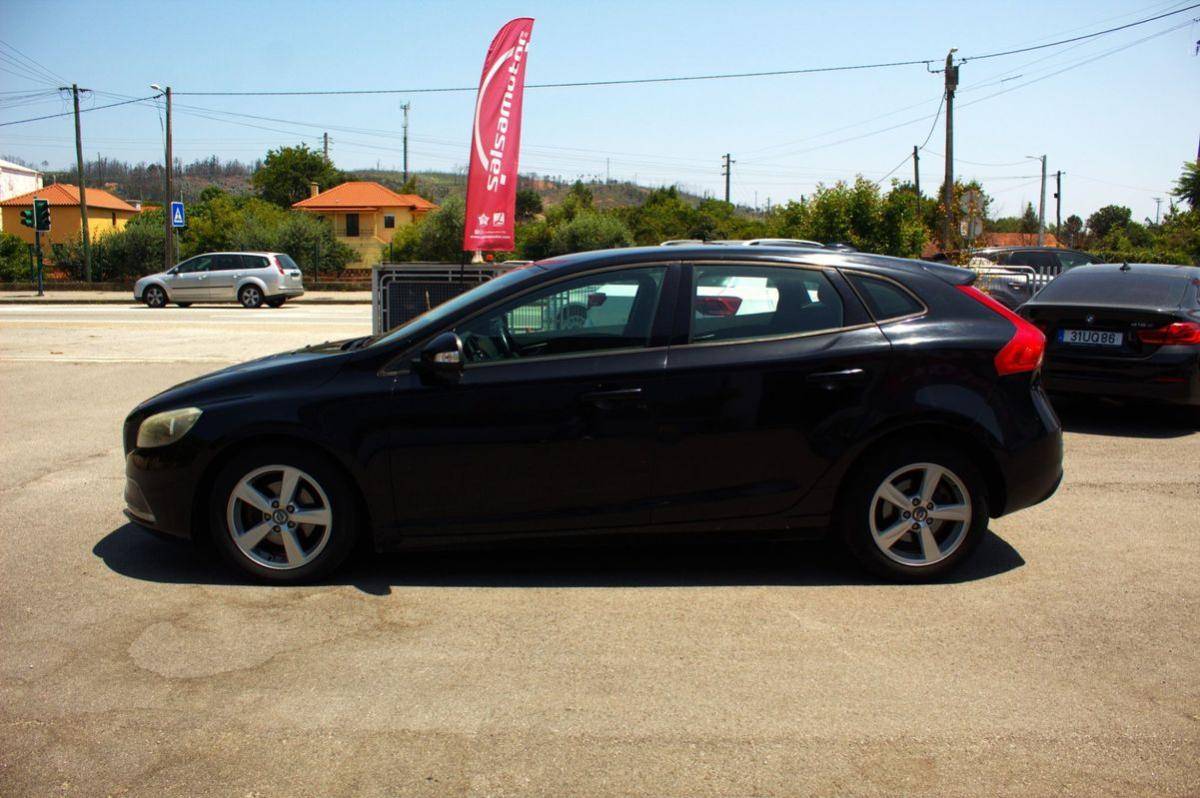 volvo-v40-2014-diesel-1560cc