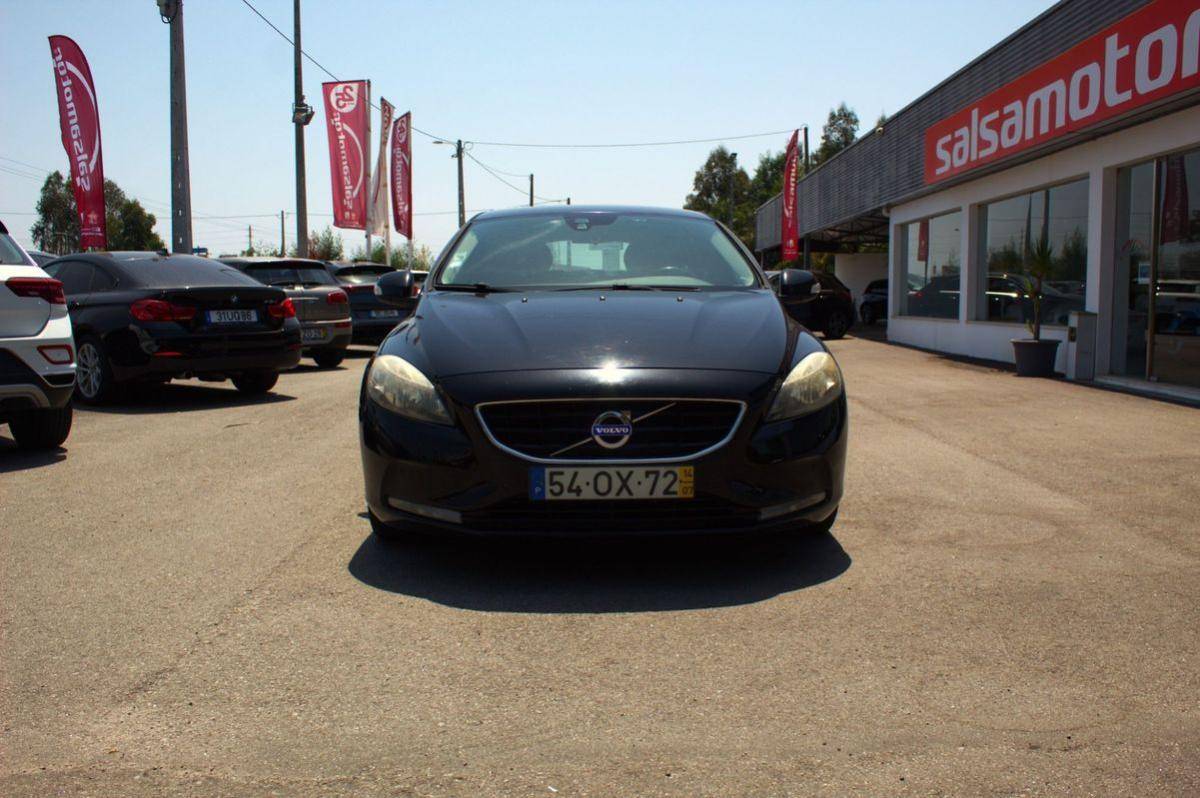 volvo-v40-2014-diesel-1560cc