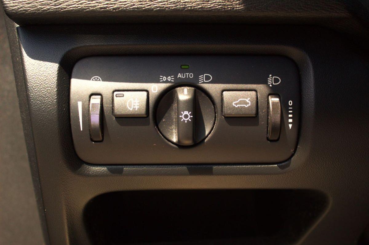 volvo-v40-2014-diesel-1560cc