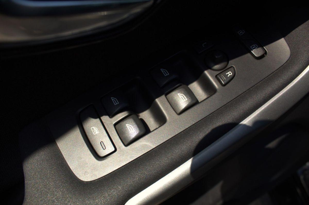 volvo-v40-2014-diesel-1560cc