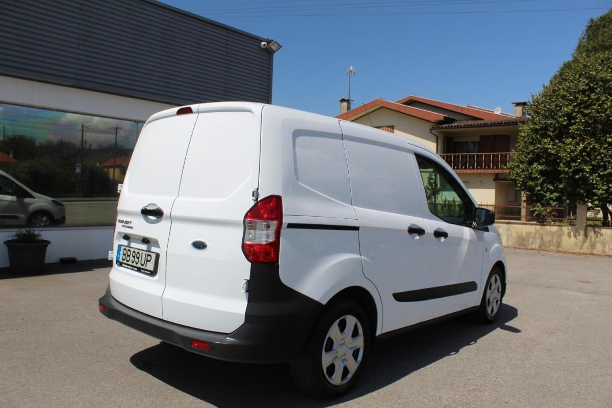 ford-transit-2023-diesel-1499cc