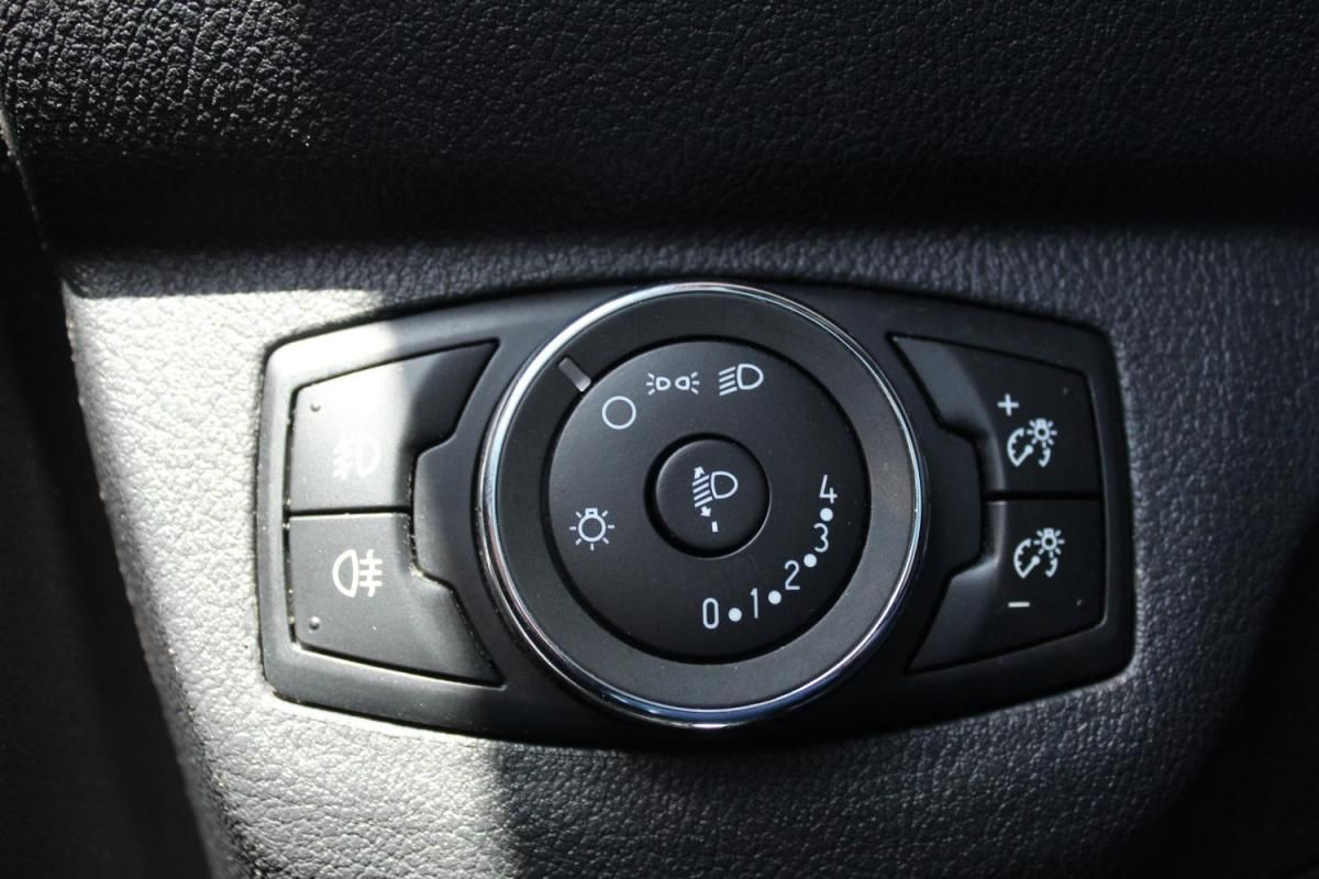 ford-transit-2023-diesel-1499cc