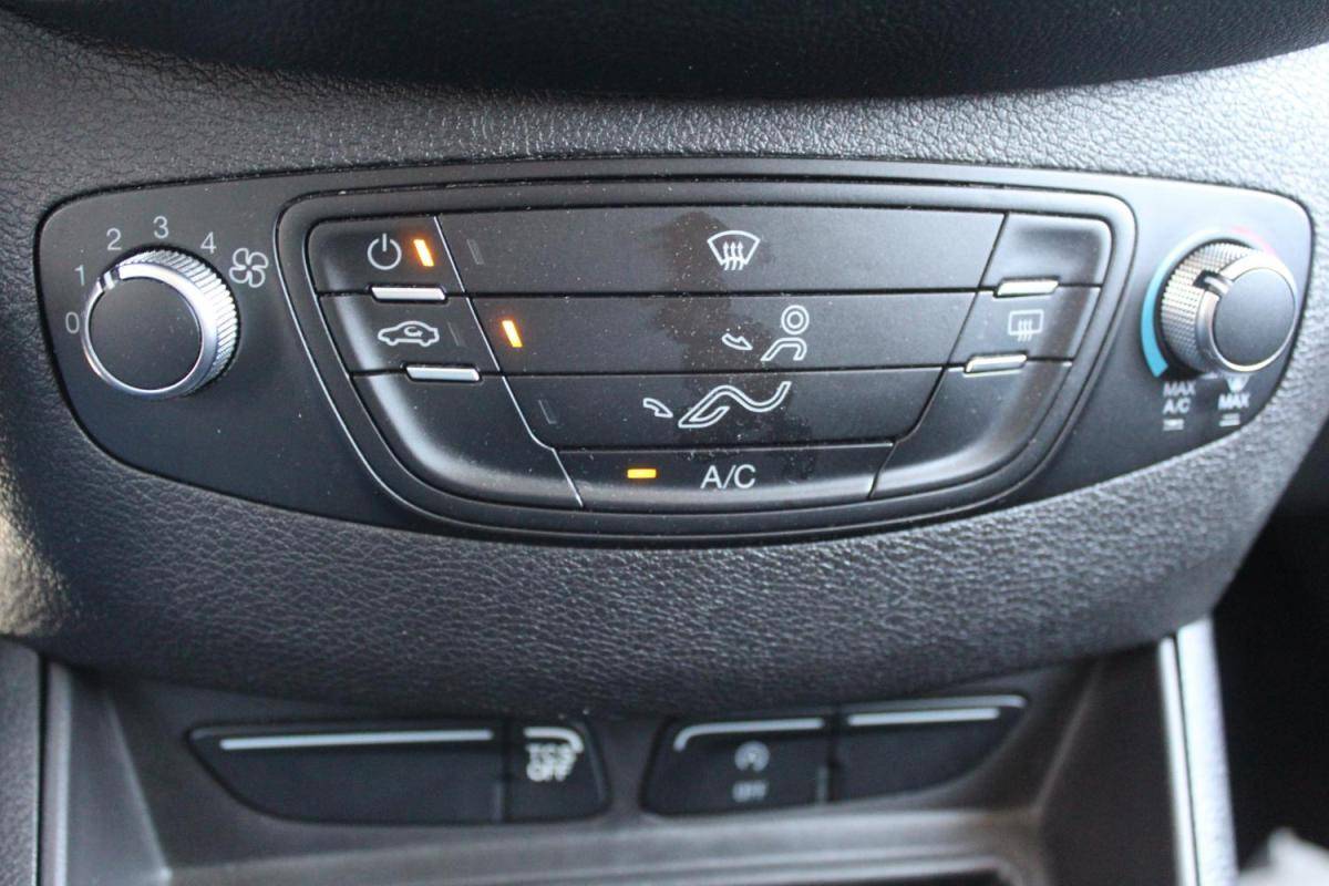 ford-transit-2023-diesel-1499cc