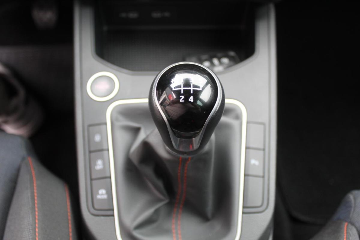 seat-ibiza-2024-gasolina-999cc