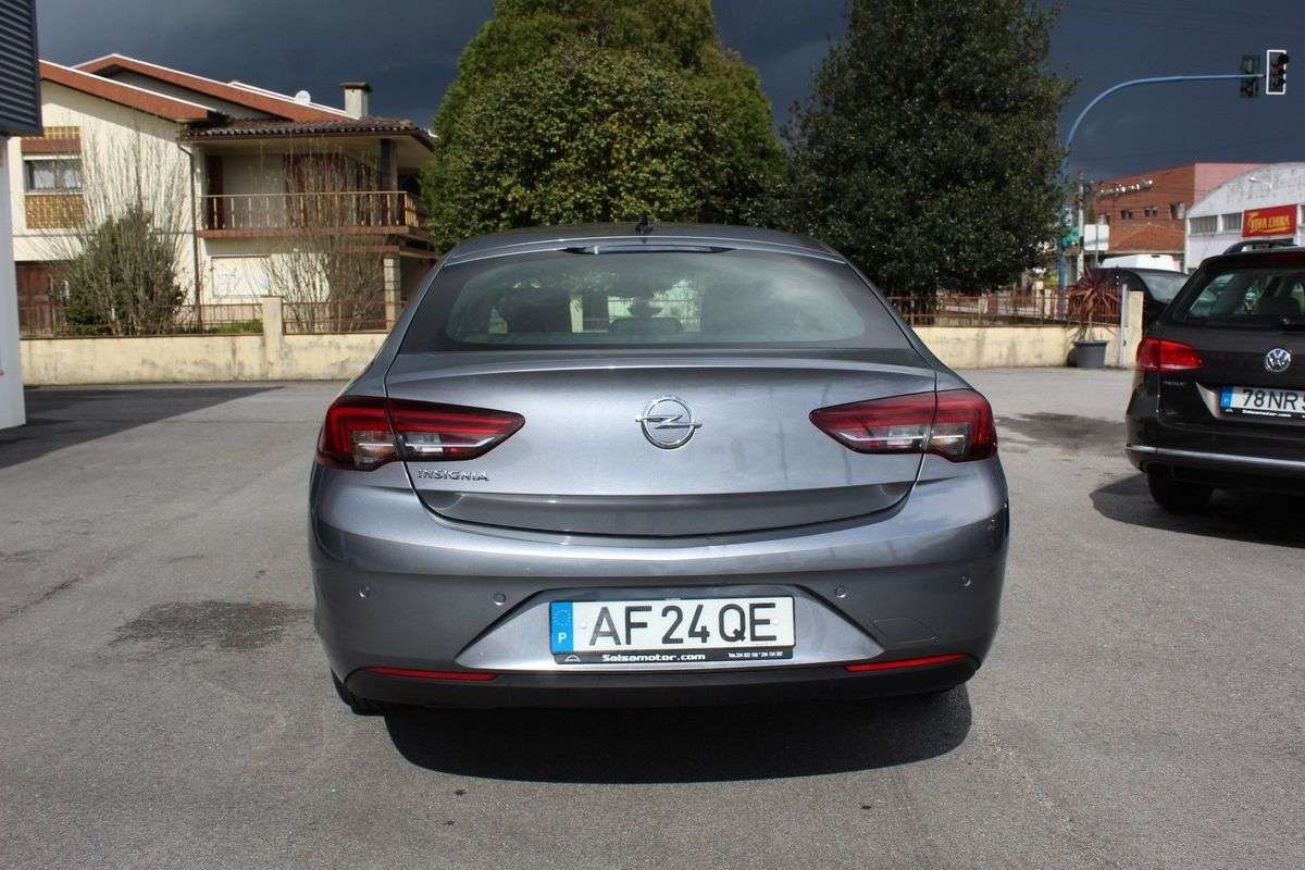 opel-insignia-grand-sport-2021-diesel-1496cc