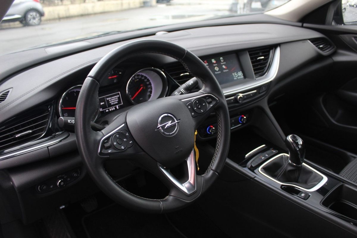 opel-insignia-grand-sport-2021-diesel-1496cc