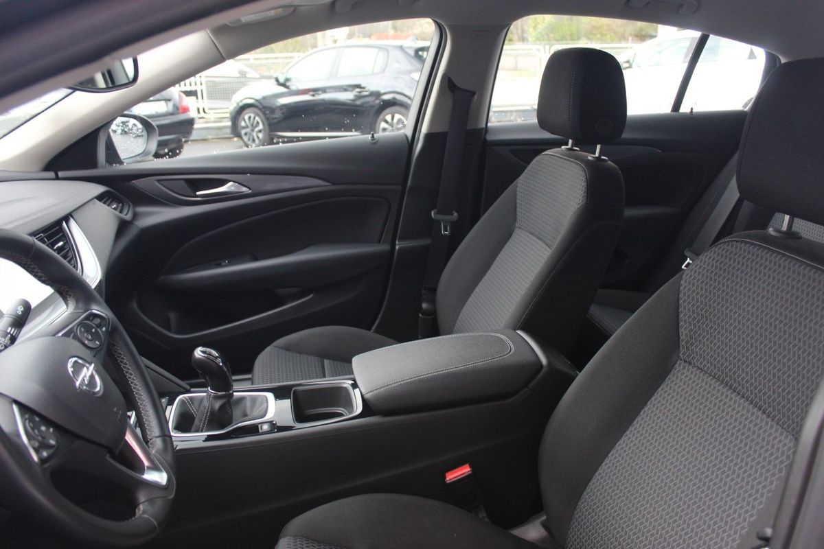 opel-insignia-grand-sport-2021-diesel-1496cc