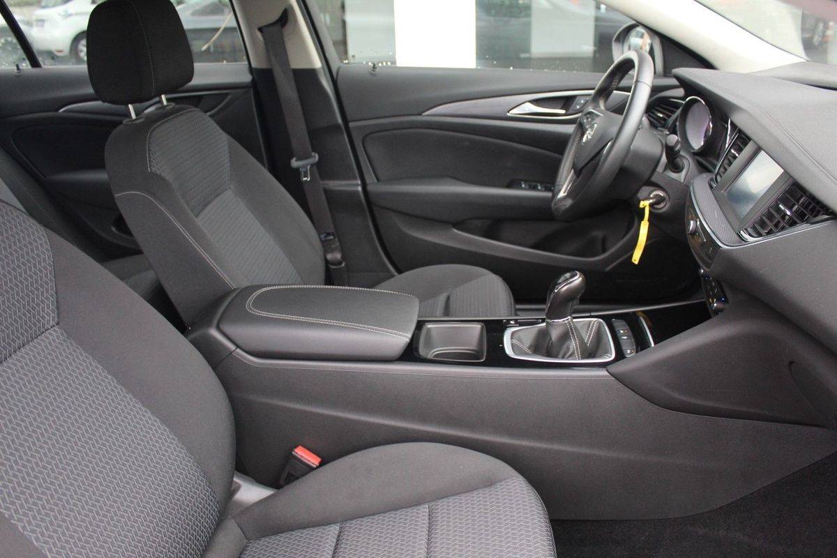 opel-insignia-grand-sport-2021-diesel-1496cc