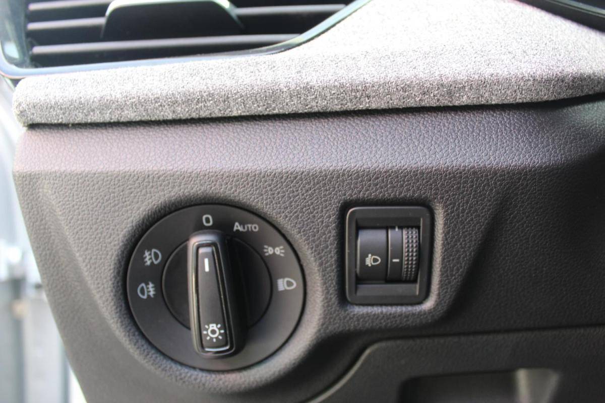 skoda-kamiq-2024-gasolina-999cc