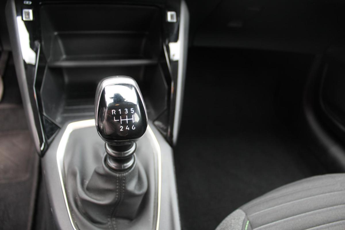 peugeot-208-2024-gasolina-1199cc